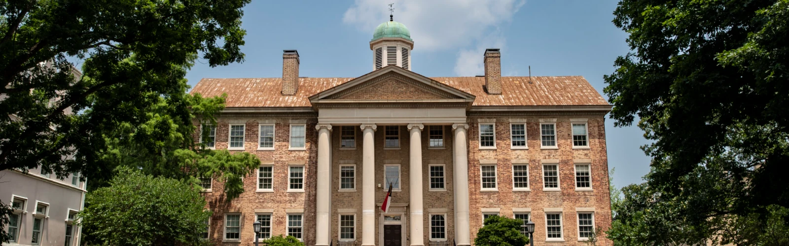 Best Hotels Near UNC with Balconies – Enjoy the Best Views of Chapel Hill